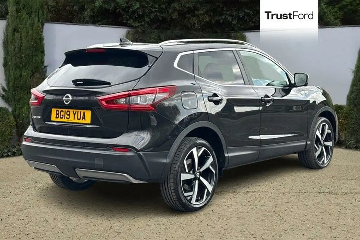 2019-nissan-qashqai-13-dig-t-tekna-160ps-big-3