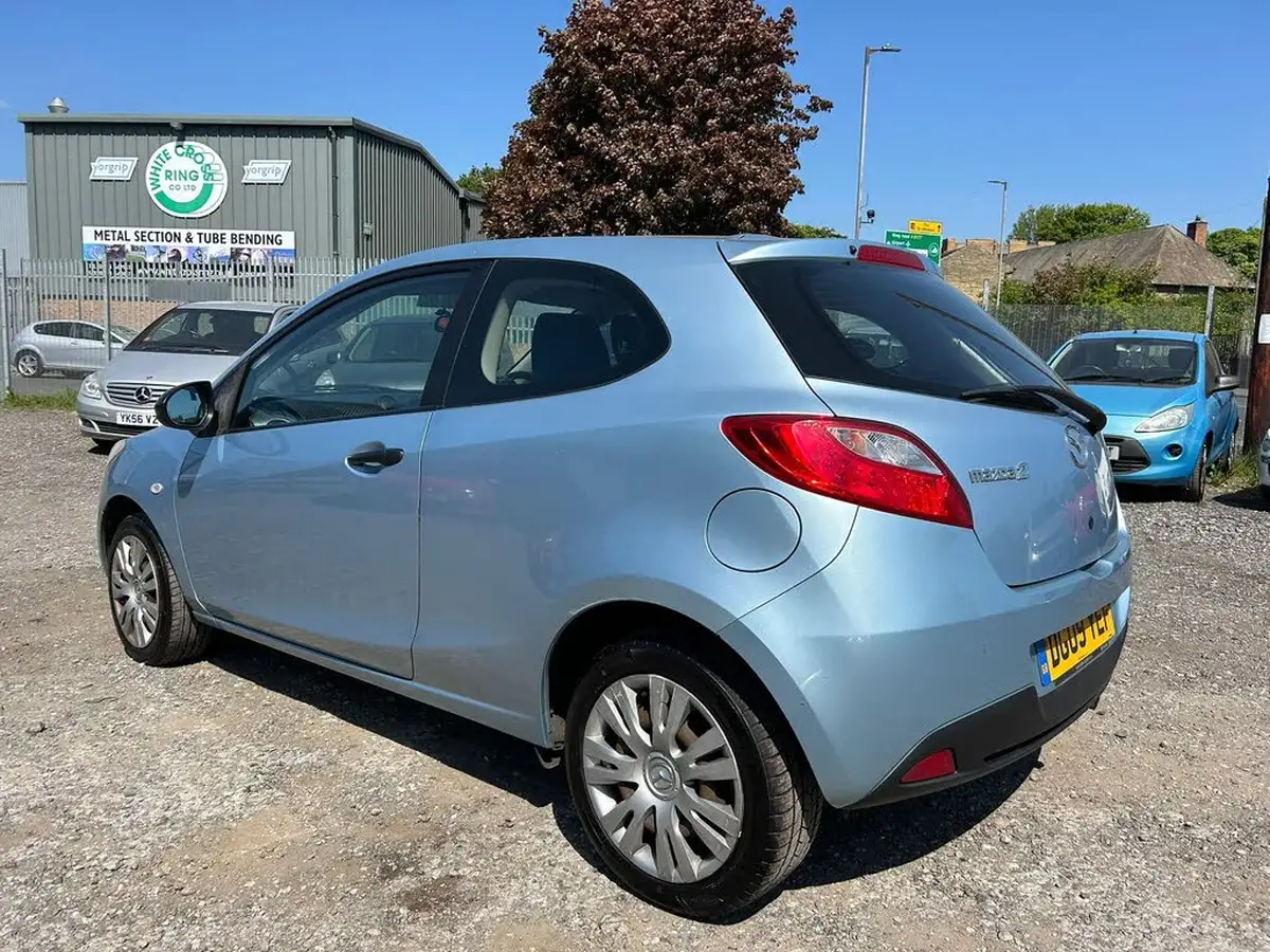 2009-mazda-mazda2-13-ts-air-con-3d-big-4