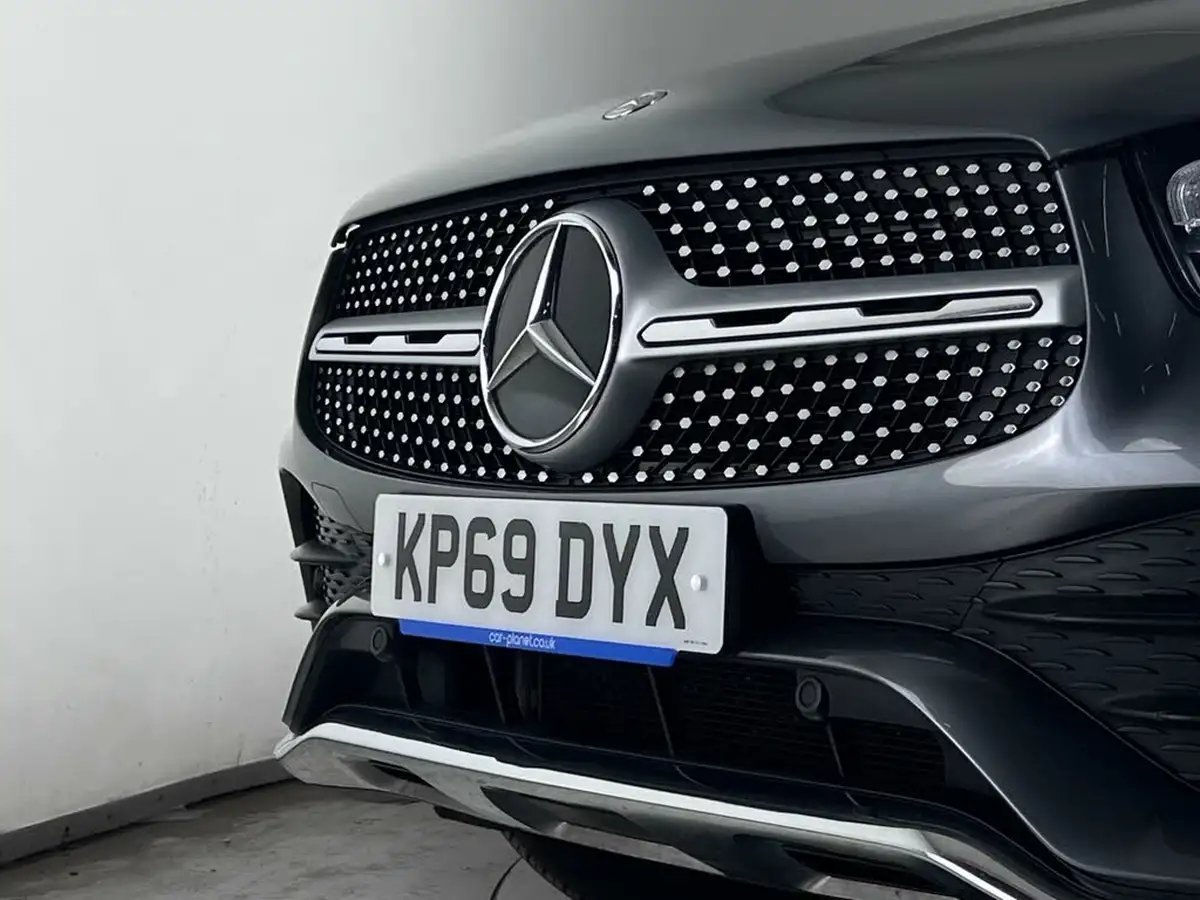 2020-mercedes-benz-glc-class-20d-glc300d-amg-line-premium-station-wagon-5d-big-37