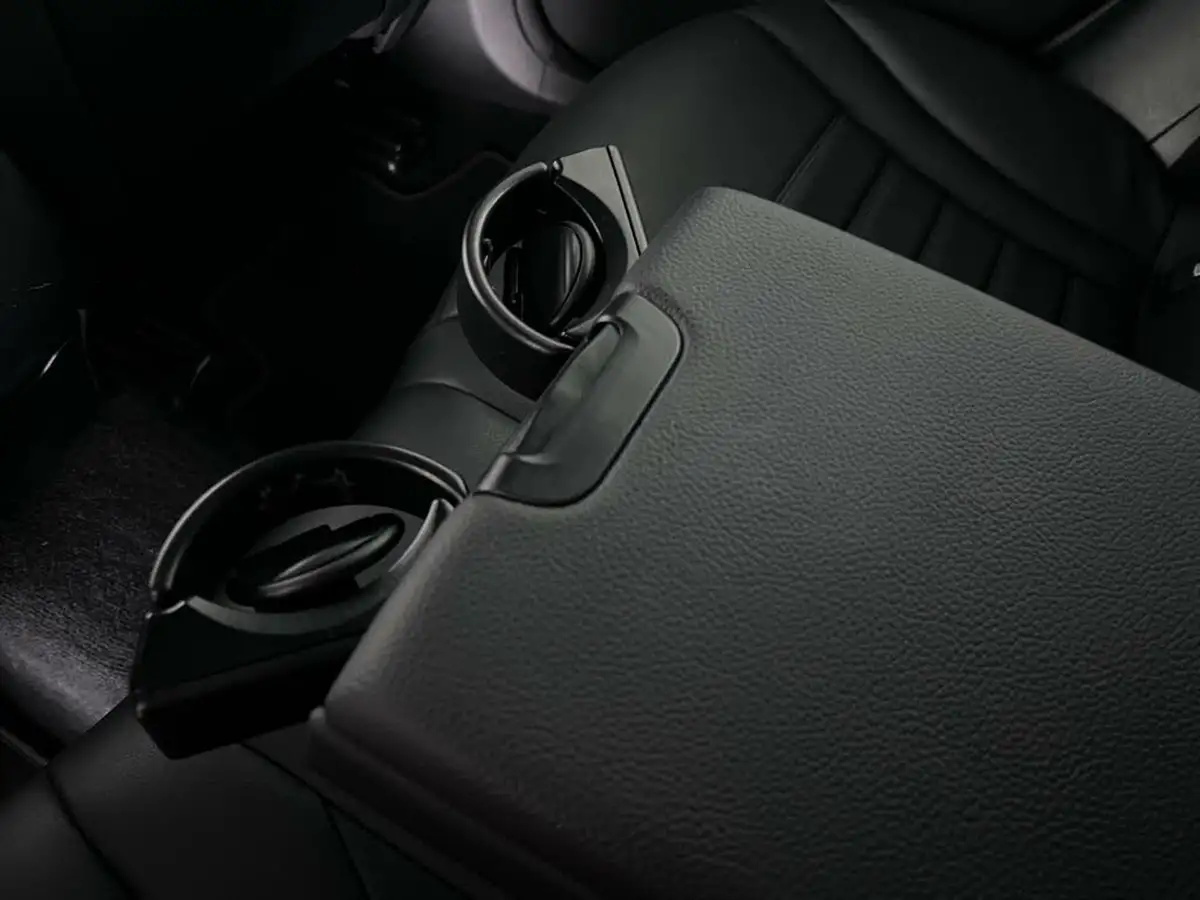 2020-mercedes-benz-glc-class-20d-glc300d-amg-line-premium-station-wagon-5d-big-17