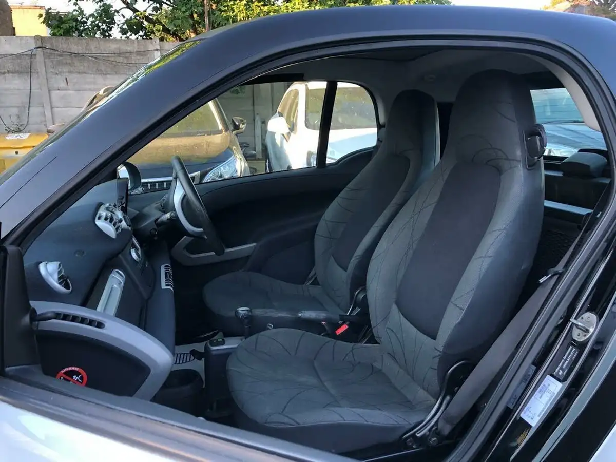2013-smart-fortwo-10-edition-21-coupe-big-16