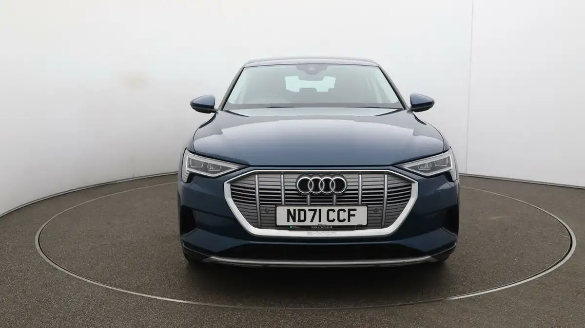 2021-audi-e-tron-50e-technik-station-wagon-big-40