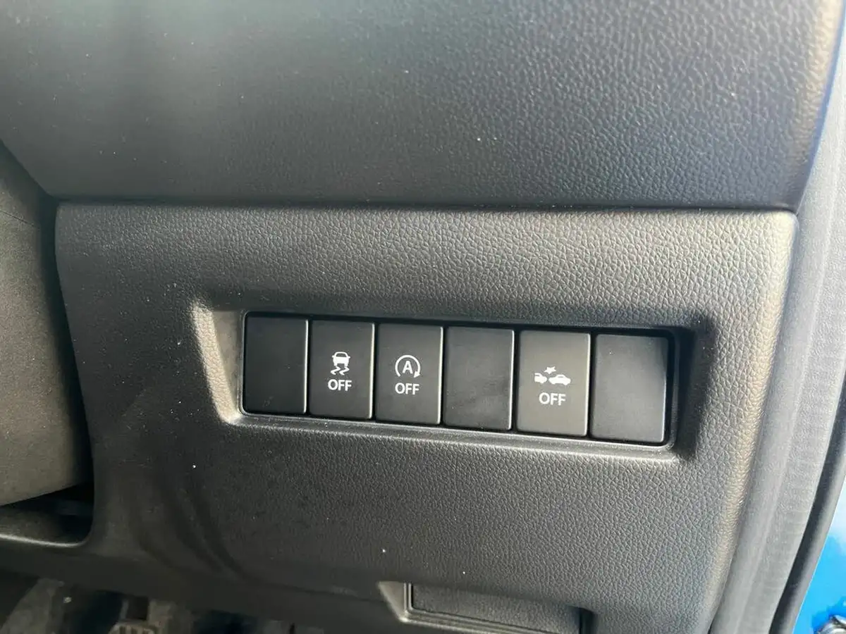 2024-suzuki-swift-12-dualjet-sz-l-big-21