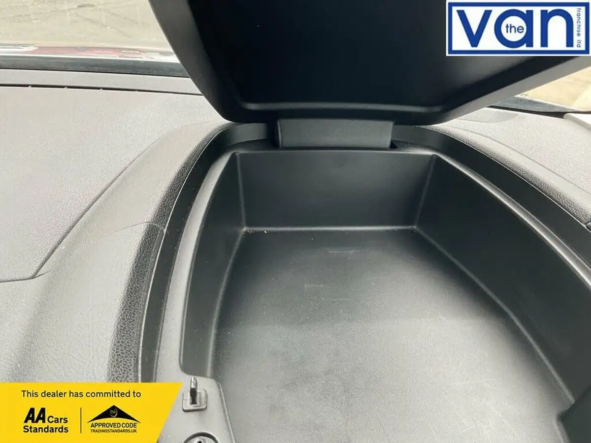 2019-vauxhall-combo-15cdti-sportive-2300-16v-100pseu6dt-l1h1-panel-big-25