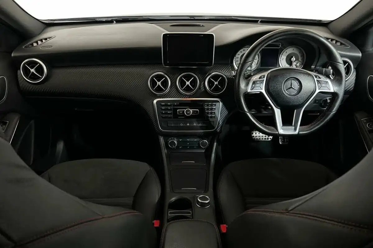 2015-mercedes-benz-a-class-21cdi-a200-night-edition-7g-dct-big-9