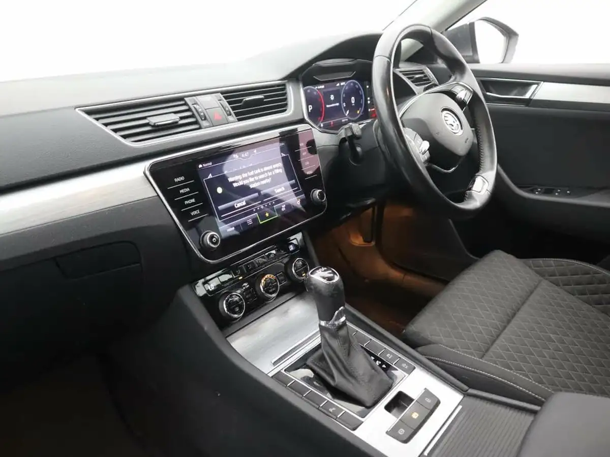 2022-skoda-superb-20tdi-se-estate-dsg-big-14