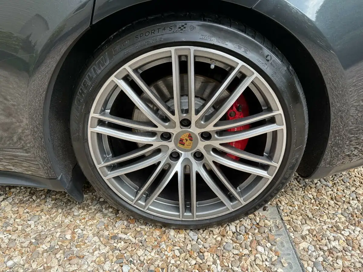 2016-porsche-panamera-40-v8-turbo-big-15
