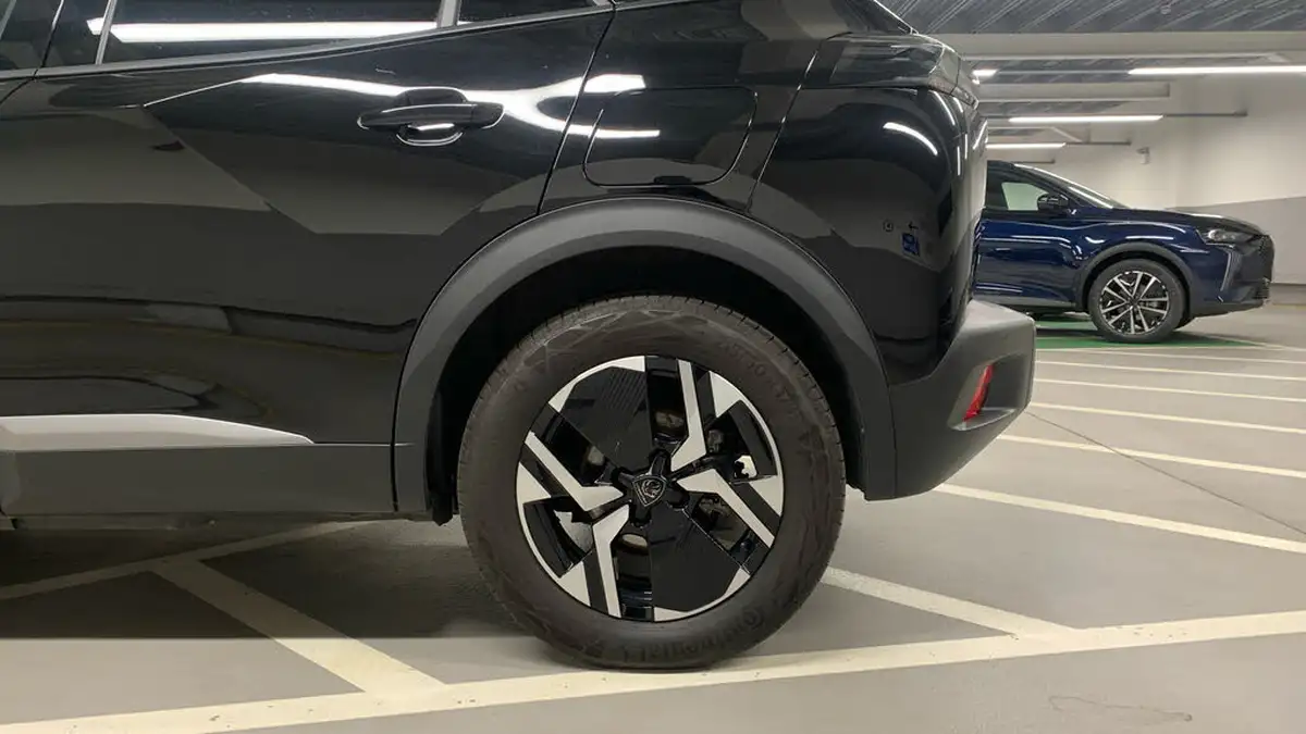 2024-peugeot-2008-suv-e-allure-136ps-50kwh-big-14