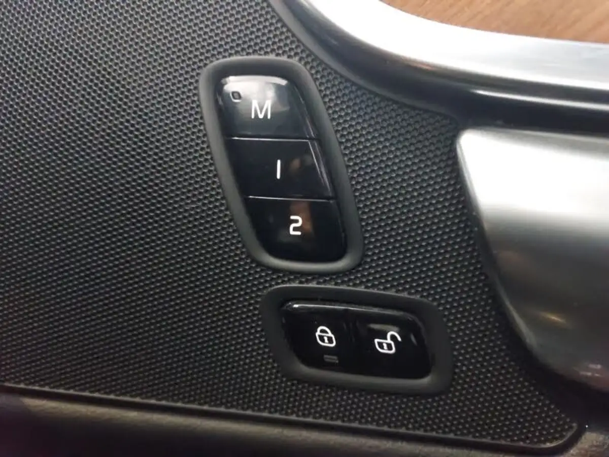 2019-volvo-s90-20-t8-inscription-pro-big-18