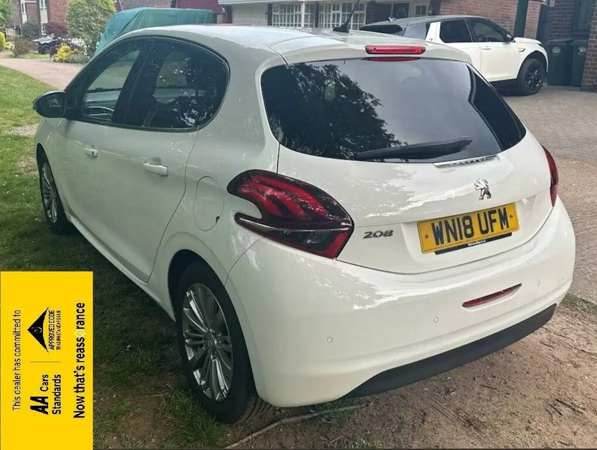 2017-peugeot-208-12-puretech-allure-110bhp-ss-5d-eat6-big-2