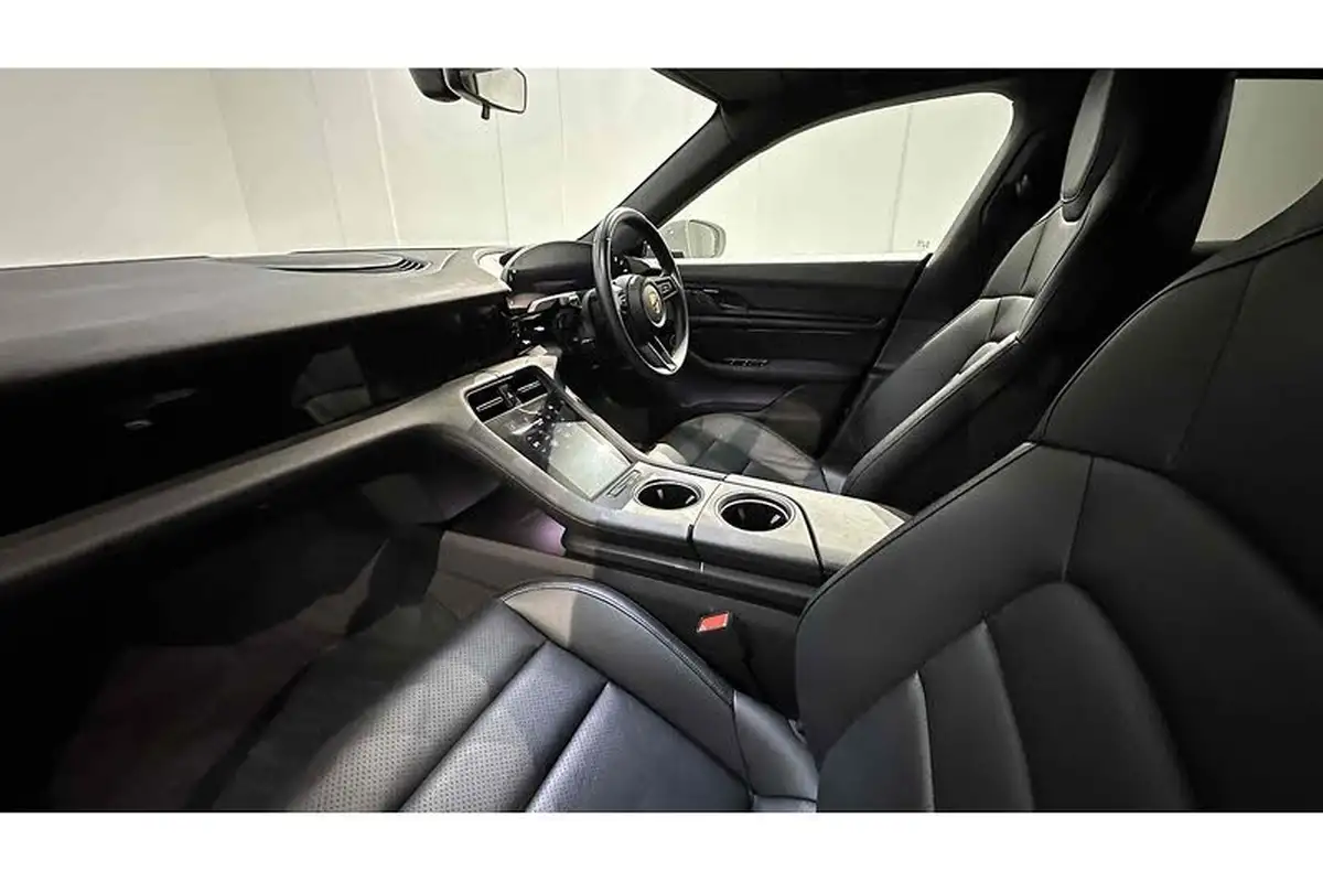 2021-porsche-taycan-e-4s-530ps-big-22