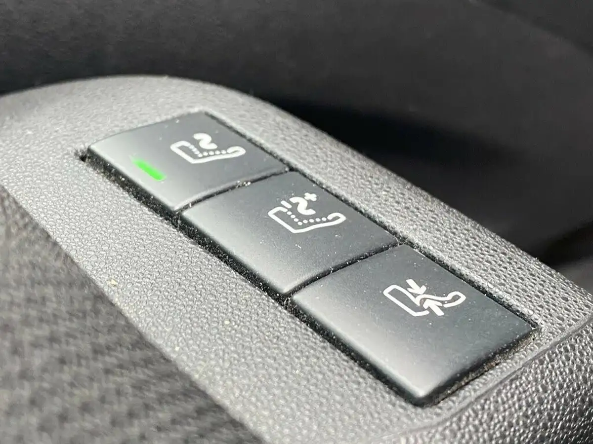 2015-citroen-grand-c4-picasso-16bluehdi-exclusive-eat6-big-9