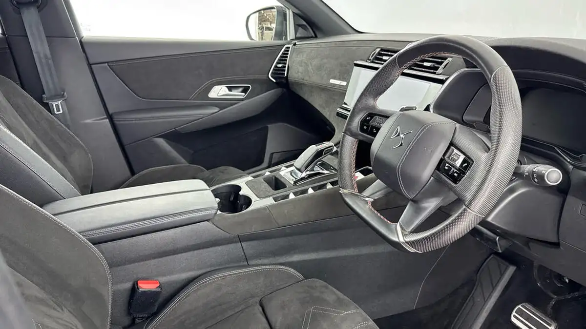 2022-ds-ds-7-crossback-e-tense-performance-line-225ps-big-9