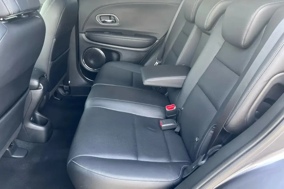 2019-honda-hr-v-15-i-vtec-ex-big-31