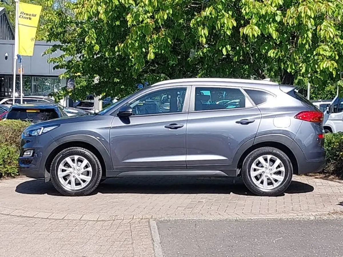 2019-hyundai-tucson-16-gdi-se-nav-big-3