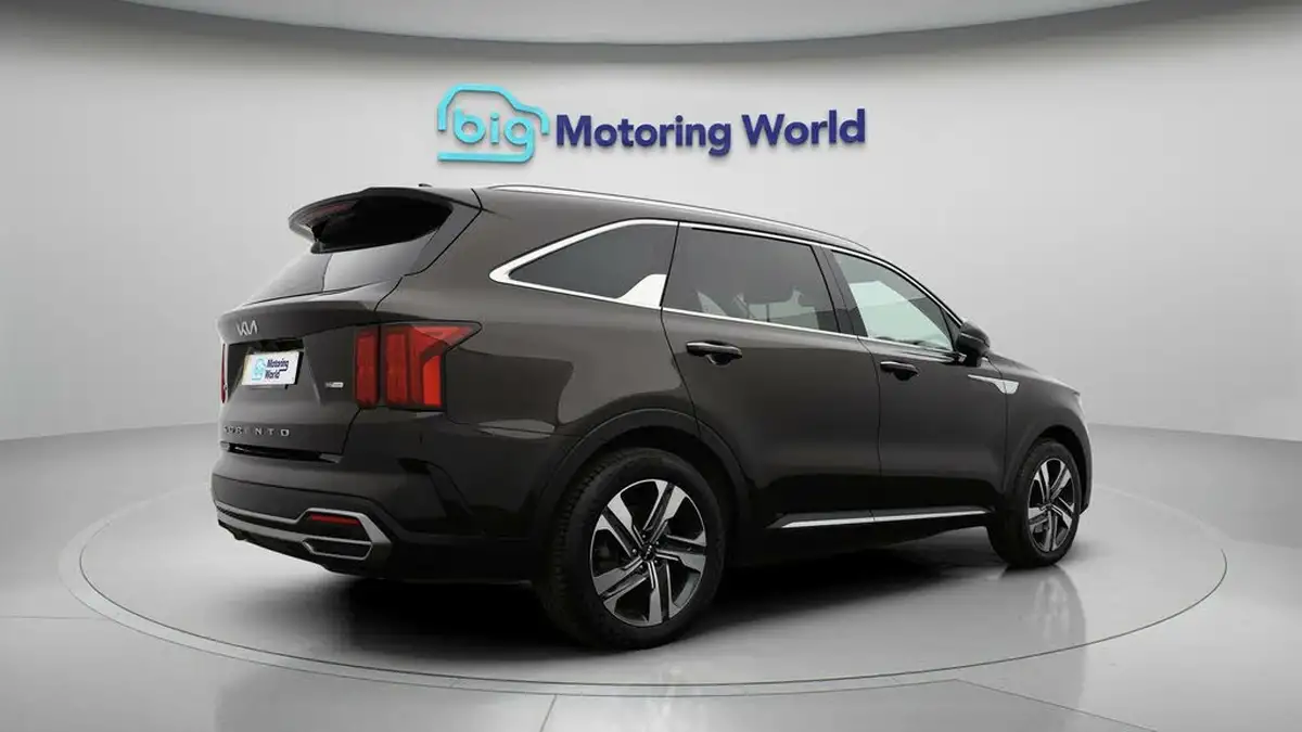 2022-kia-sorento-16-t-gdi-3-226bhp-hev-big-7
