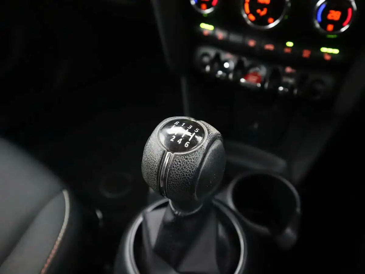 2019-mini-cooper-15-cooper-classic-hatchback-5d-big-33