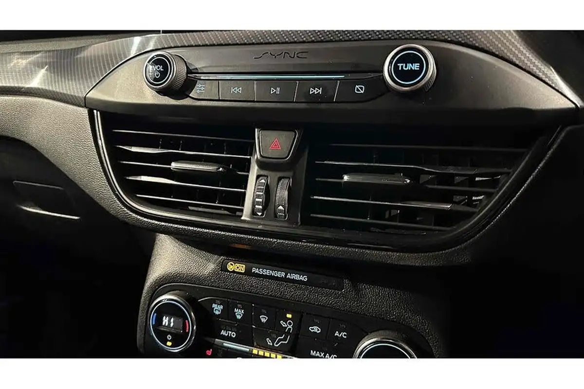 2019-ford-focus-10t-st-line-x-hatchback-big-44