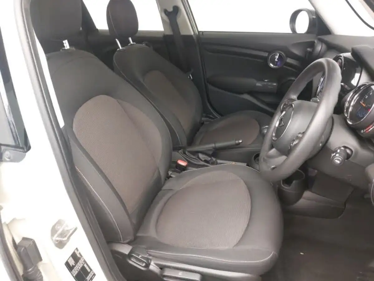 2019-mini-cooper-15-cooper-classic-hatchback-5d-big-10