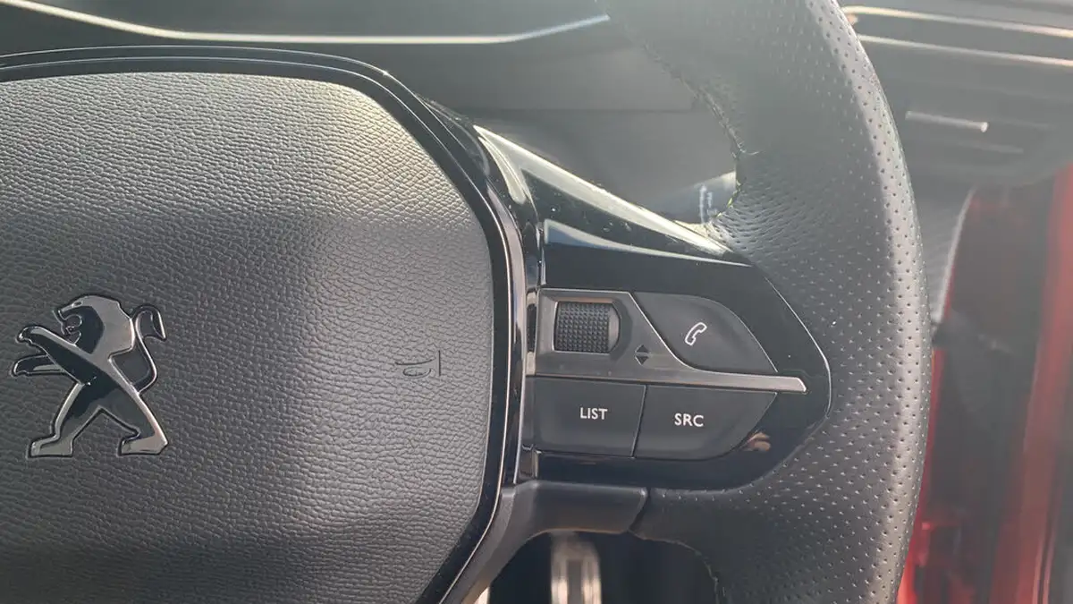 2021-peugeot-2008-suv-12-puretech-gt-big-23