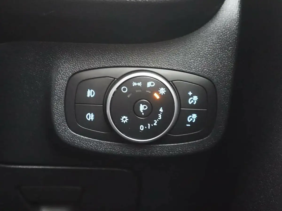 2021-ford-fiesta-10t-active-edition-125ps-hybrid-mhev-big-37