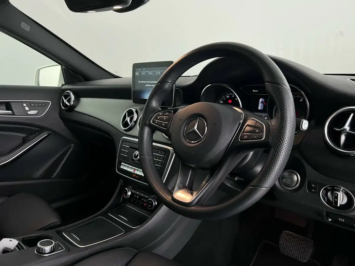 2019-mercedes-benz-gla-class-16-gla-200-sport-premium-plusss-7g-dct-big-14