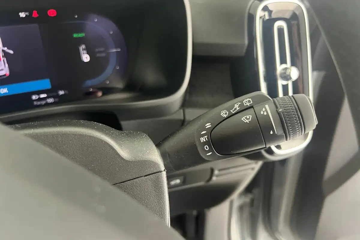 2023-volvo-xc40-e-recharge-core-235bhp-big-34