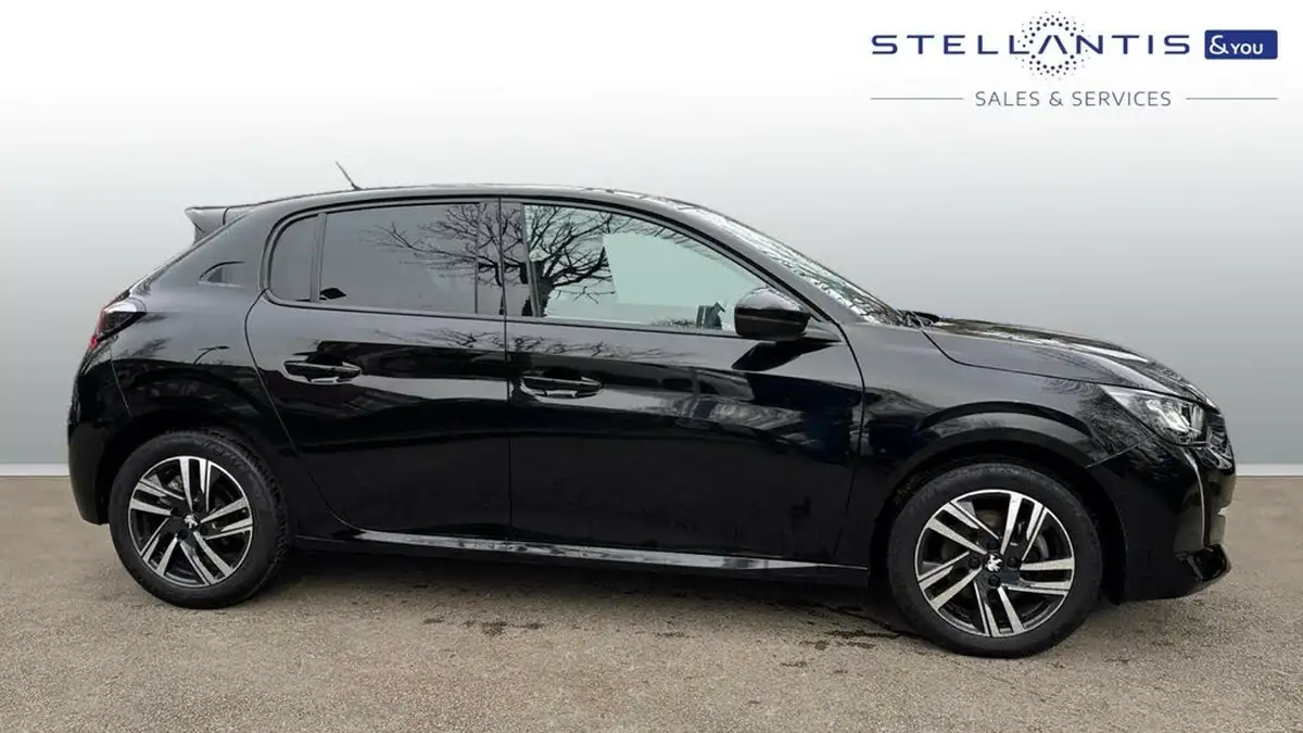 2023-peugeot-208-12-puretech-allure-premium-130ps-eat8-big-1