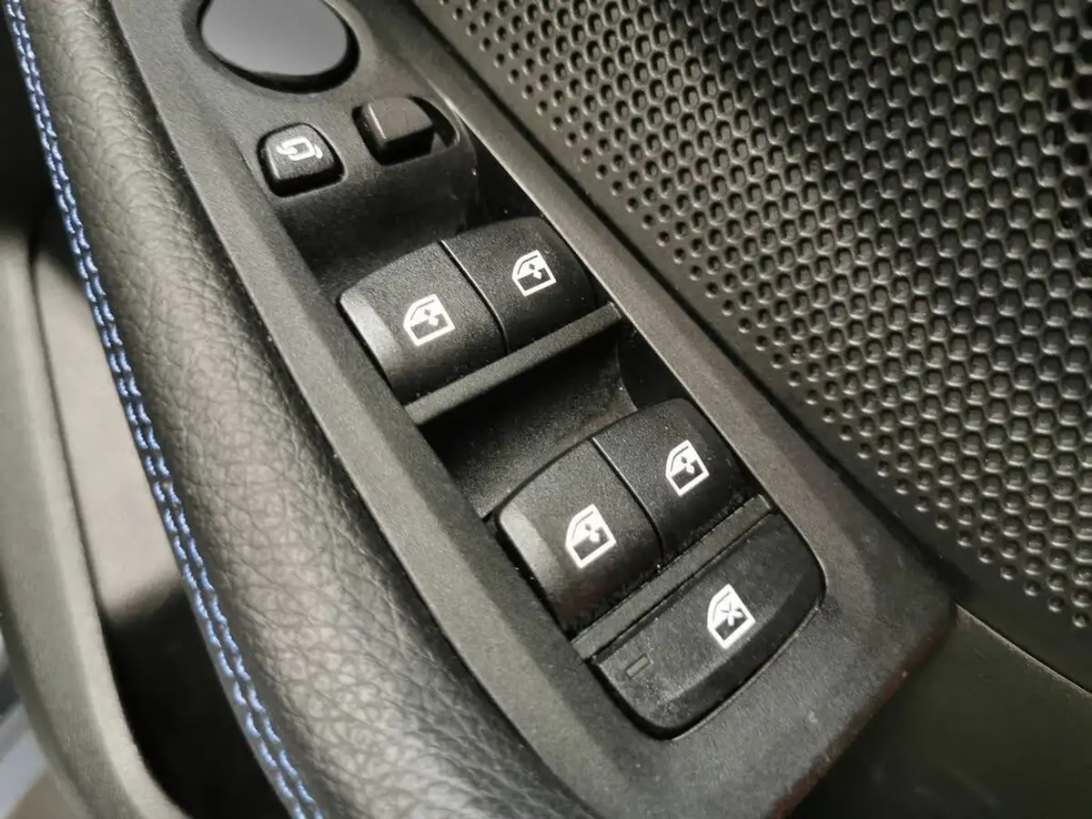 2022-bmw-1-series-15-118i-m-sport-lcp-dct-big-16
