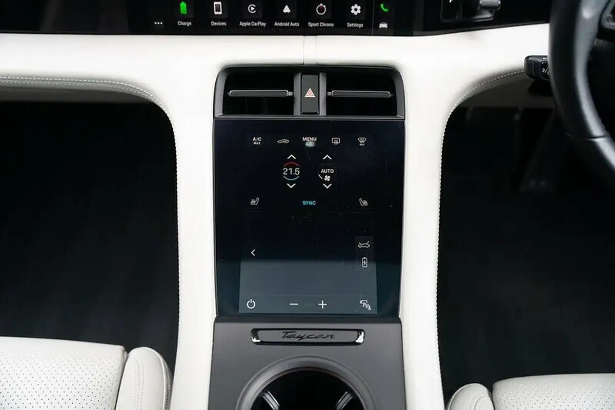2020-porsche-taycan-e-turbo-big-36