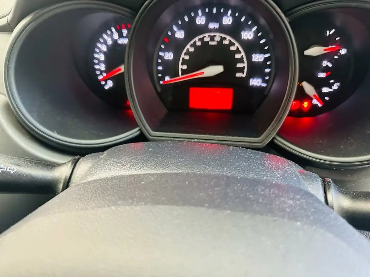 2014-kia-rio-125-vr7-5d-big-7