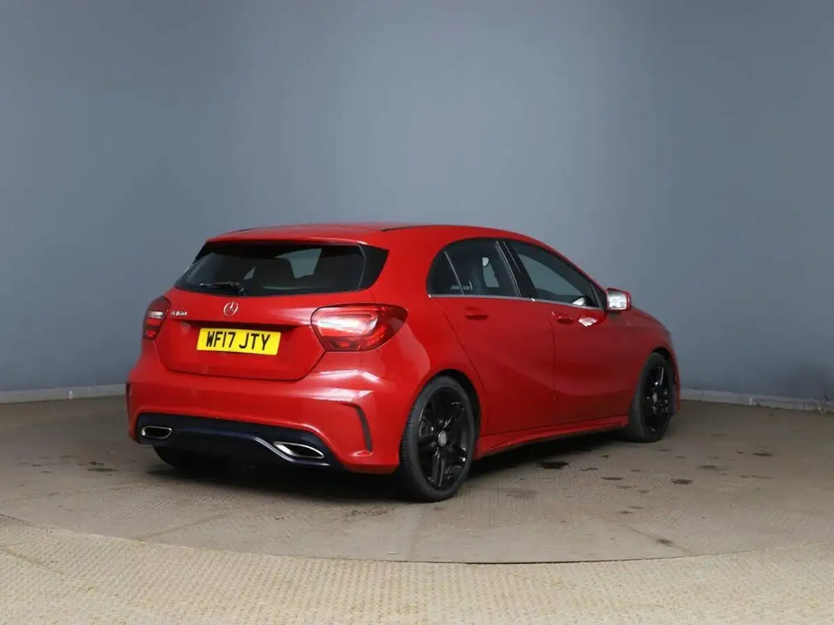 2017-mercedes-benz-a-class-16-a160-amg-line-ss-big-6