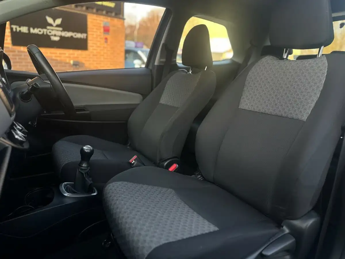 2015-toyota-yaris-10-icon-3d-big-22