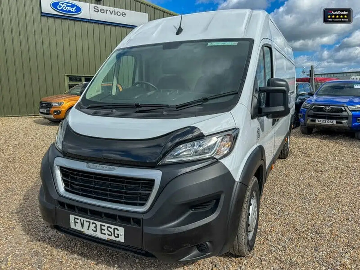 2023-peugeot-boxer-22-bluehdi-professional-premium-435-l4h2-big-1