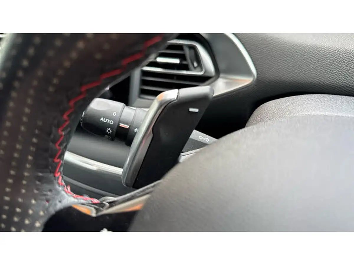 2021-peugeot-308-12-puretech-gt-premium-digital-i-cockpit-big-30
