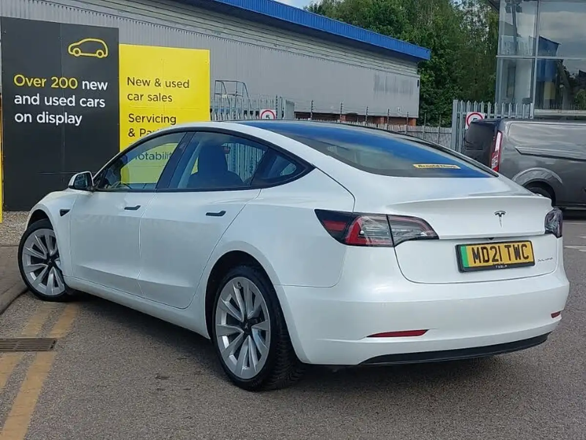 2021-tesla-model-3-e-long-range-4x4-big-1