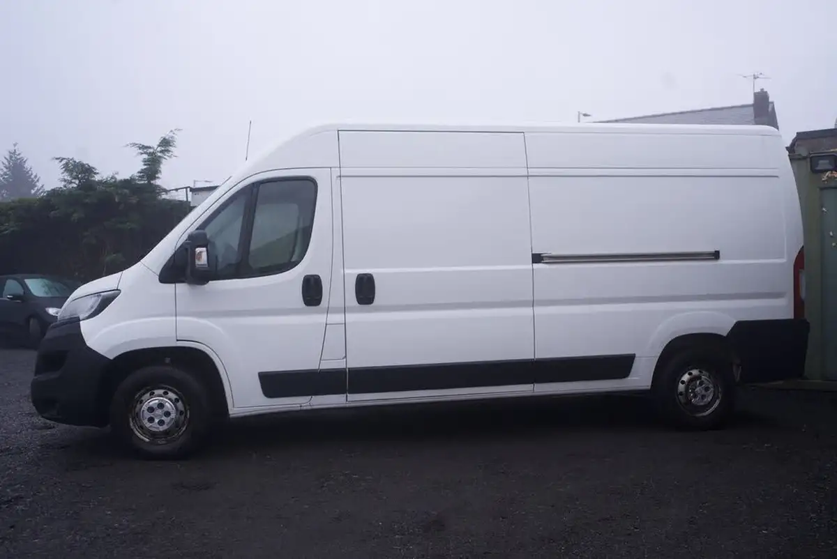 2019-peugeot-boxer-22-bluehdi-professional-335-l3-h2-panel-big-7