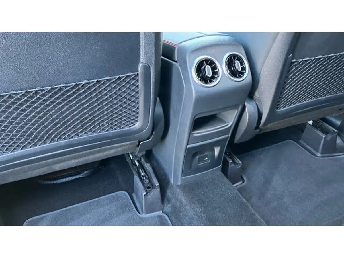 2021-mercedes-benz-glb-class-13-glb200-amg-line-premium-plus-7-8g-tronic-big-26