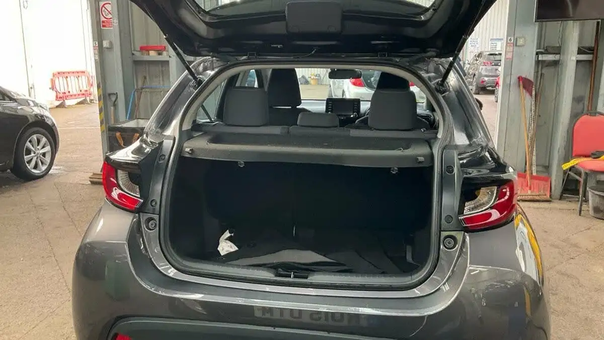 2022-toyota-yaris-15-vvt-i-icon-big-9