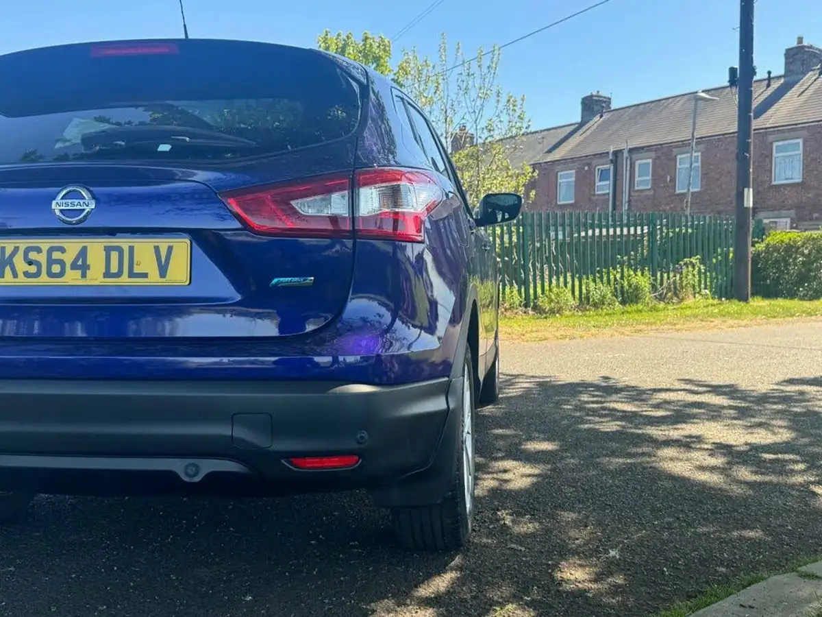 2015-nissan-qashqai-15dci-acenta-premium-big-28