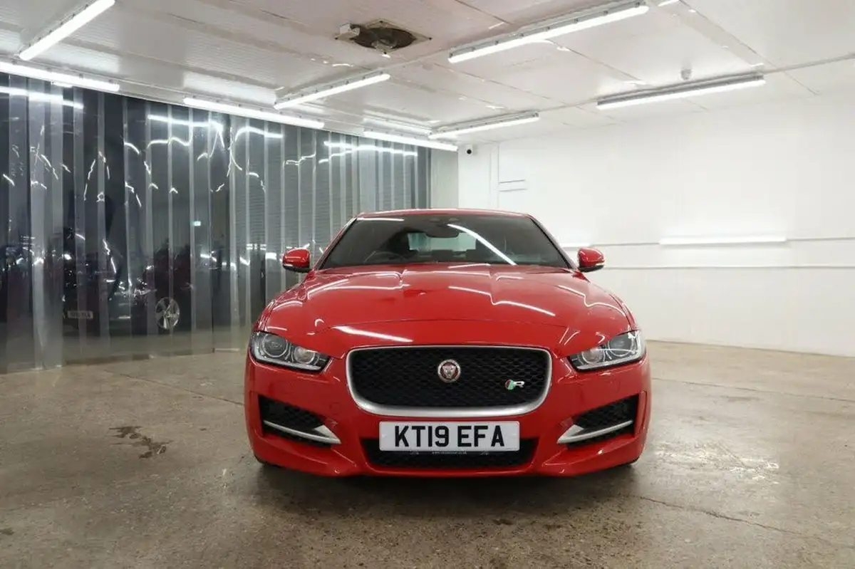 2019-jaguar-xe-20i-r-sport-200ps-big-9