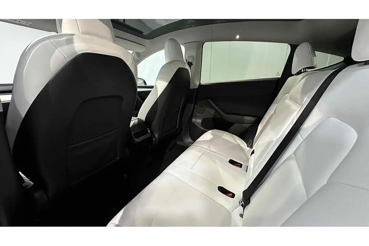 2022-tesla-model-y-e-long-range-big-22