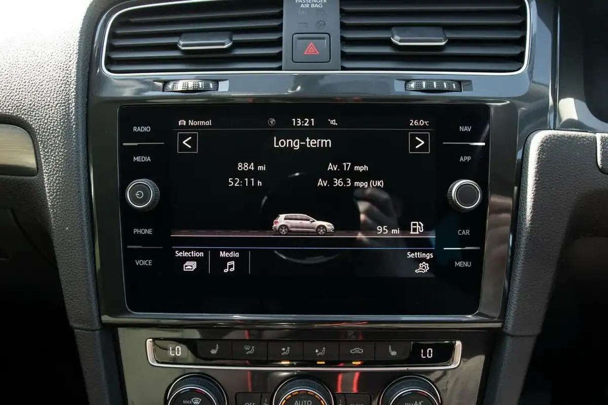 2020-volkswagen-golf-15-tsi-match-edition-150ps-hatchback-big-24