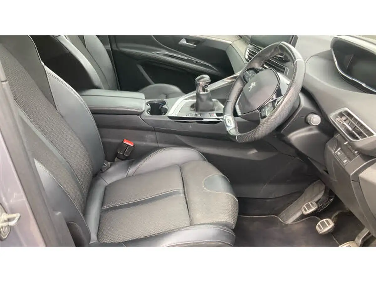 2022-peugeot-3008-suv-12-puretech-gt-big-25