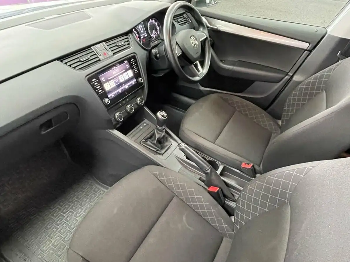 2019-skoda-octavia-10-tsi-s-estate-big-25