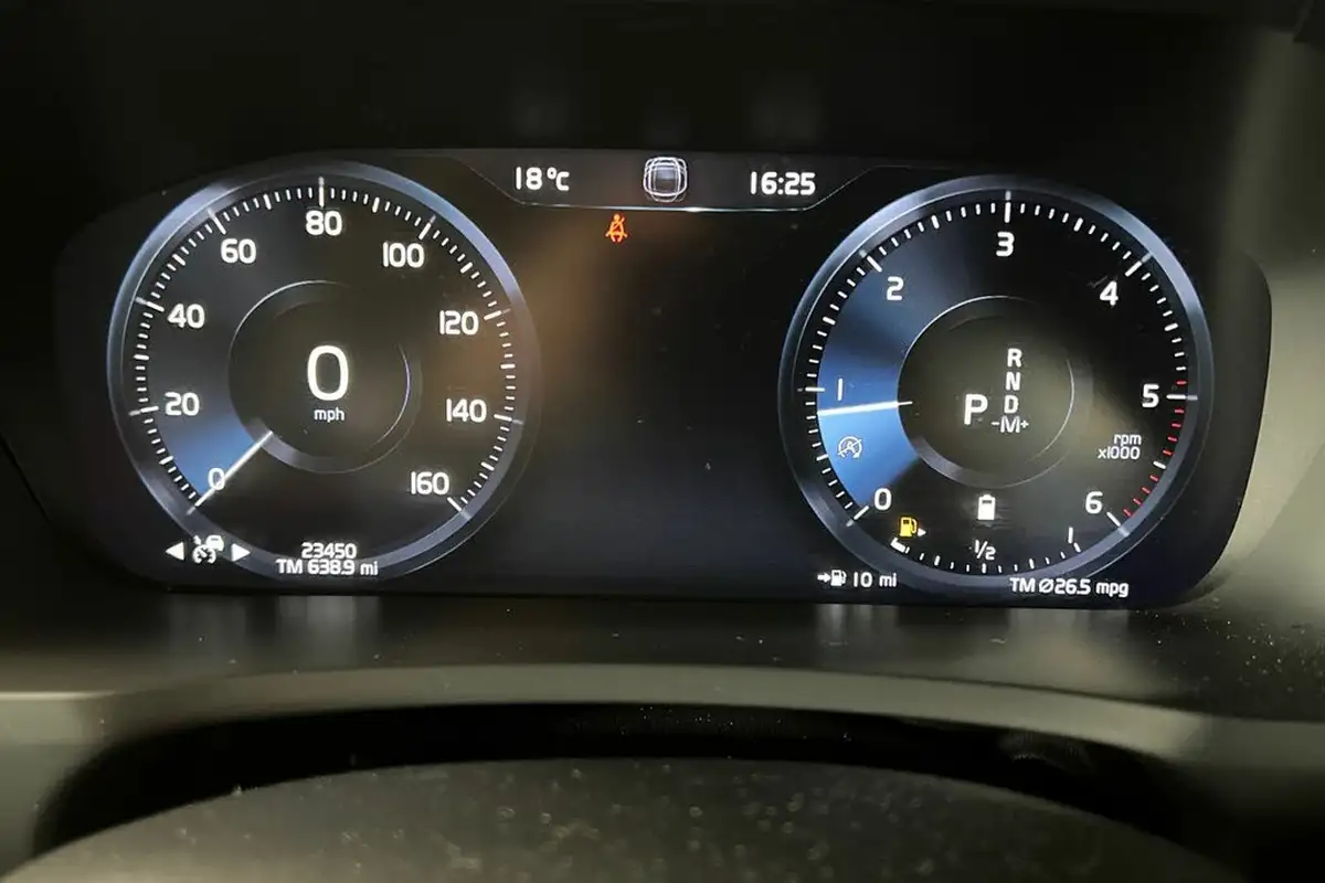 2021-volvo-xc90-20td-b5-r-design-big-6
