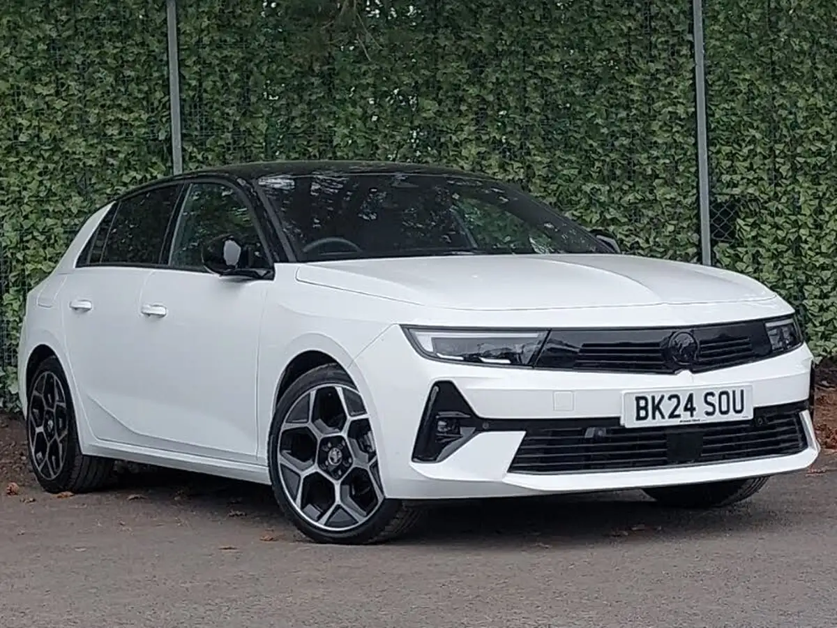 2024-vauxhall-astra-12-turbo-ultimate-130ps-hatchback-auto-big-0