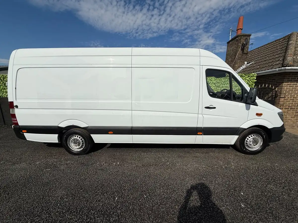 2018-mercedes-benz-sprinter-21cdi-311-swb-panel-van-big-3