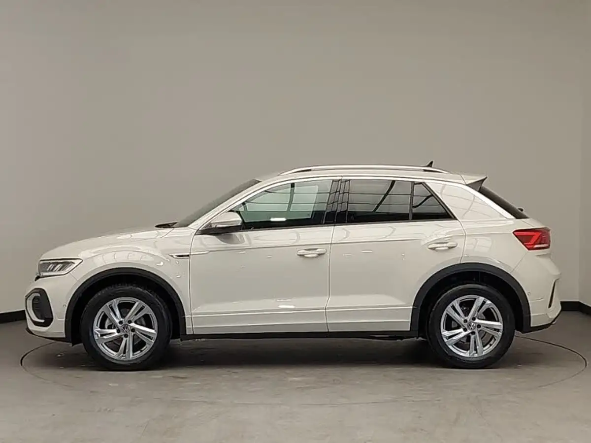 2024-volkswagen-t-roc-15-tsi-r-line-hatchback-5d-dsg-big-3