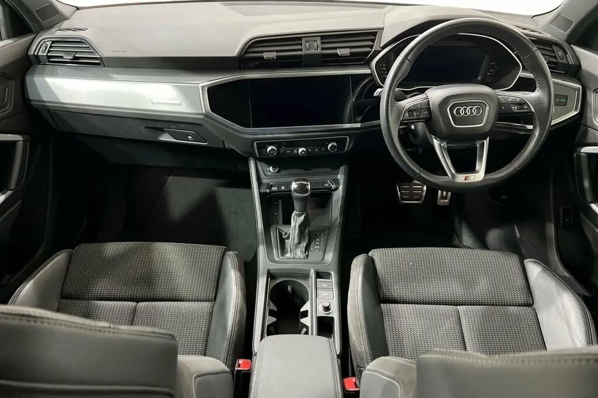 2019-audi-q3-20-40-tfsi-s-line-big-10